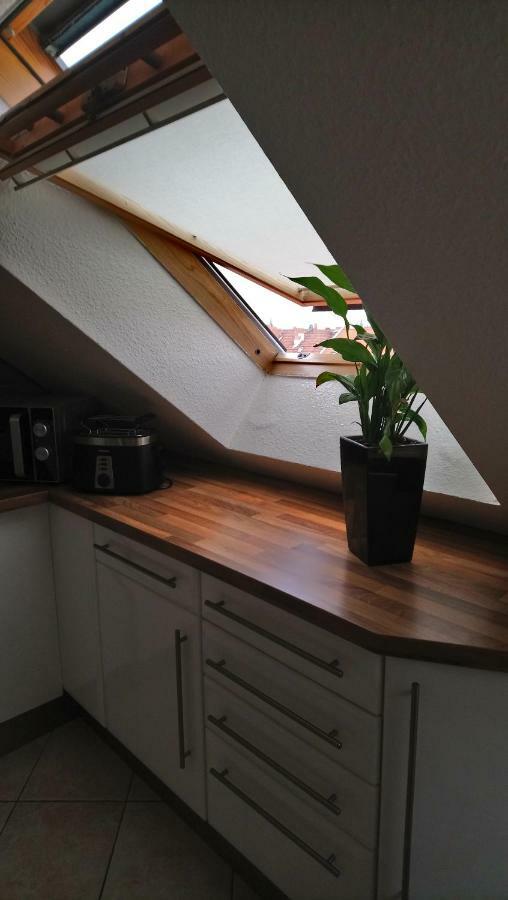 Ferienwohnung Mit 2 Schlafzimmern Und Parkplatz Erfurt Exterior photo