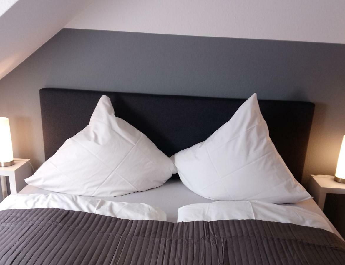Ferienwohnung Mit 2 Schlafzimmern Und Parkplatz Erfurt Exterior photo