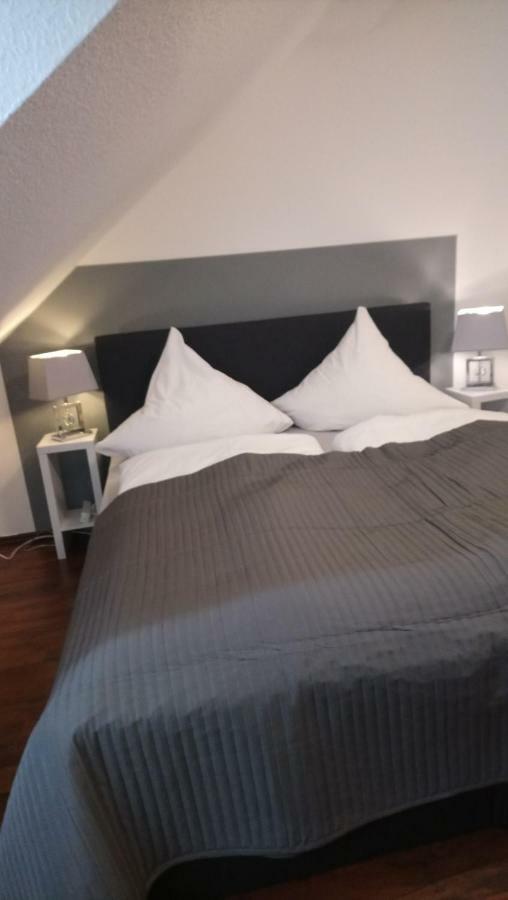 Ferienwohnung Mit 2 Schlafzimmern Und Parkplatz Erfurt Exterior photo